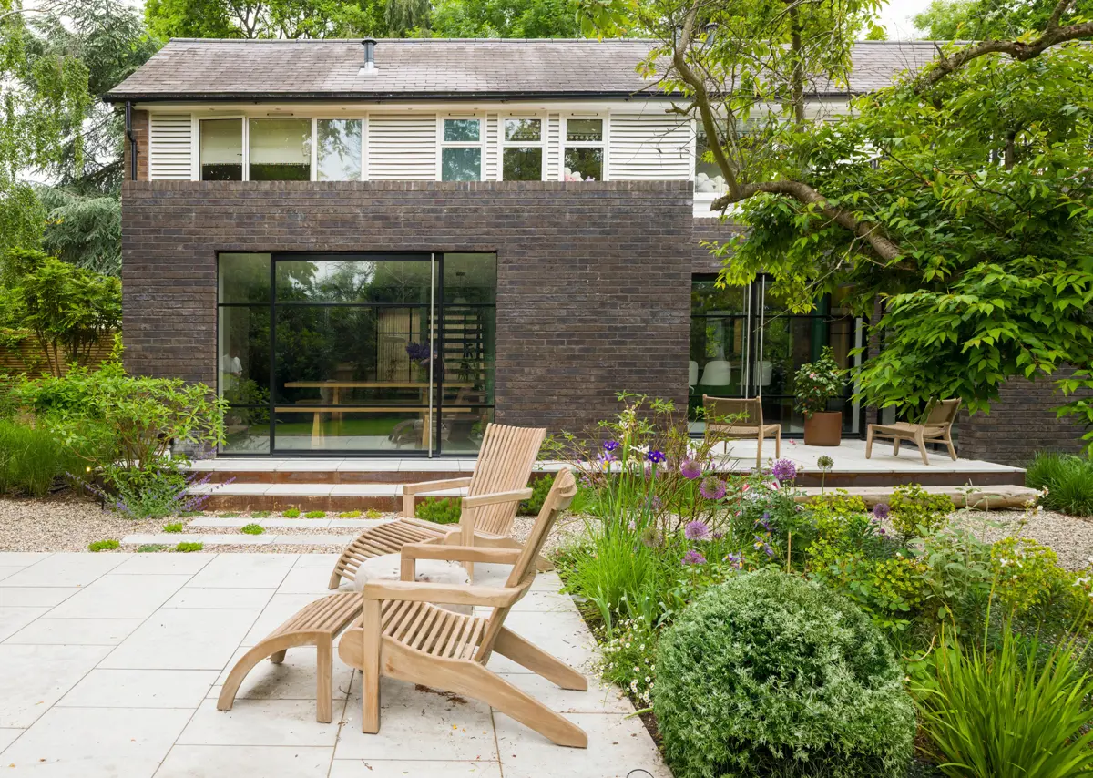 Inglis Hall 6414 No Buckets