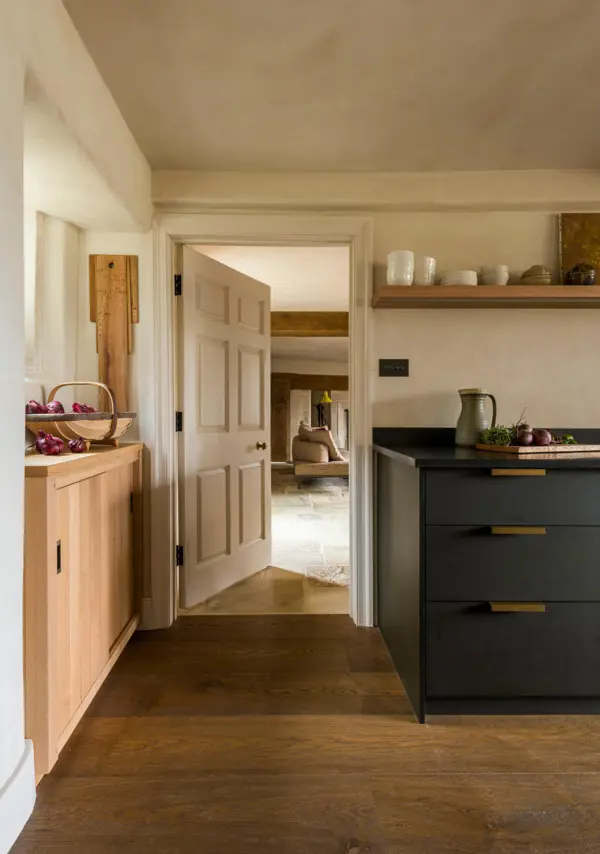 Inglis Hall 7008 Crop